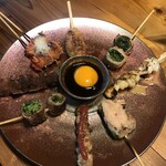 炭と海鮮と串焼きと肴 とっとっと 難波千日前店 - 