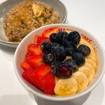 Bogart’s Cafe - アサイーボウル、ガーリックシュリンプ炒飯