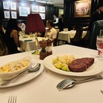 Hy's STEAKHOUSE - トリュフマカロニグラタン、サーロインステーキ