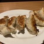 ラーメン山村 - 餃子です☆　2025-1214訪問