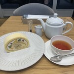 キハチカフェ - 料理写真:キハチトライフルロール　¥990
ドリンクセット　¥550