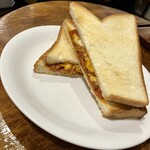 つばめ通り珈琲店 - 自家製ボロネーゼのホットサンド