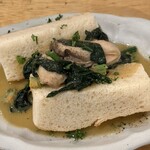 ソプラッチリア - 牡蠣とちぢみほうれん草のブルスケッタ　ハーフサイズ