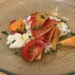 ソプラッチリア - 白糠　酪恵舎のモッツァレラ柿フルーツトマトアールグレイマリネ　ハーフサイズ