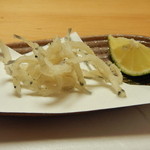 千駄木 鮨隆 - 白魚揚げ