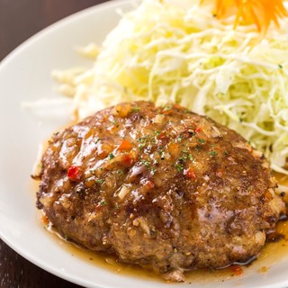 ルッカのハンバーグは最高のアテ！