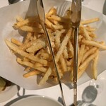 Morton's The Steakhouse - パルメザントリュフフレンチフライはステーキの前に戴きたい