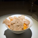 トレイス - スクランブルエッグと白トリュフ