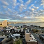 アパホテル&リゾート - 窓からの朝焼け