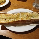 イタリアン酒場ナチュラ - ガーリックトースト