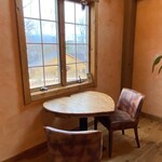 カントリータウンMt.Fuji, REAF Cafe - 内観写真:２Fハート型テーブル席