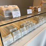 ツバキ オニギリ スタンド - ショーケース