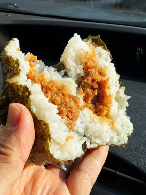 ツバキ オニギリ スタンド 丸の内本店 （TSUBAKI ONIGIRI STAND