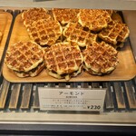 ミスターワッフル - 料理写真:アーモンド