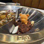 健康美容 火鍋専門店 朝天門 - クマちゃん（麻辣スープ）