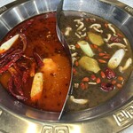 健康美容 火鍋専門店 朝天門 - 大きな火鍋