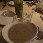 The Cheesecake Factory - マッシュルームスープ