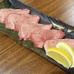 炭火焼肉 牛和鹿 - 