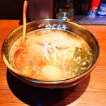 やぐら亭 - ■ 支那そば  (醤油ラーメン) 少なめ、825円
■ 味玉、165円
■ ハーフチャーシュー (2枚)、220円