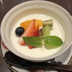 口福菜 亀吉 - 杏仁豆腐