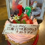 アンデルセン - 2羽の遺影とケーキ