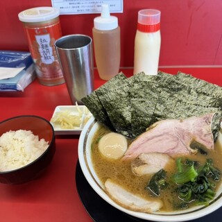 家系ラーメン 王道家直伝 との丸家 _1