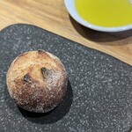 l'adour - 自家製焼きたてのパン