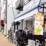 イタリアンと韓国料理 イタコリ パッパーレ - 自転車が10台ぐらい 停まっていました 12時半です。ほぼ満席でした。