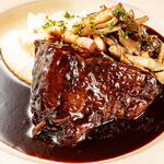 ランビアンス ドゥース - 牛ホホ肉の赤ワイン煮