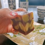 やまり菓子舗 - でっかく切った！