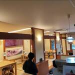 どんぶりめし つながり - 新しめで清潔な店内