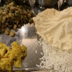 キクヤ - 本日の副菜2種・バスマティライス・バッパラム