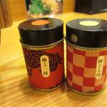 三佳屋 - 「やまつ辻田」の一味・七味。これは美味い！