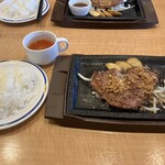 ステーキガスト - 料理写真: