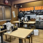 中華そば よしかわ - 店内雰囲気①