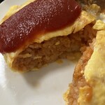 一新亭 - オムライスの両の脚をパックリ広げたサマ