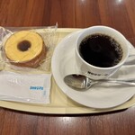 ドトールコーヒーショップ - 料理写真:ふんわりバウムクーヘン、ブレンドコーヒーS