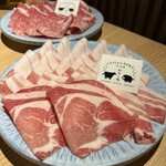 しゃぶしゃぶ すき焼き 食べ放題 和牛と豚 本町店 - 