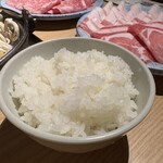 しゃぶしゃぶ すき焼き 食べ放題 和牛と豚 本町店 - 