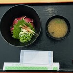 桂浜美食館 神 - かつおの藁焼きタタキ丼