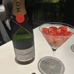 THE COSMOPOLITAN GRILL BAR TERRACE - 