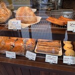 パサージュ ア ニヴォ - ショーケースがきれい。