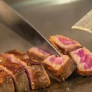 Enjoy the Teppanyaki Masterpieces by Skilled Chefs◎