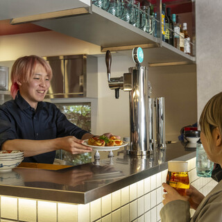 日本の文化と世界の人々を繋ぐ。魅力的なサービスでおもてなし