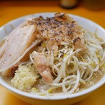 ラーメンエース - ラーメン　ニンニク少し、焦がしアブラ