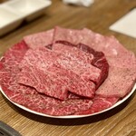 東陽町 大衆焼肉 暴飲暴食 - 特選部位4種盛（塩）