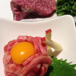 大阪屋 - シャトーブリアンとユッケのツーショット