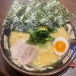 濃厚とんこつラーメン 一峰 - 