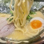 濃厚とんこつラーメン 一峰 - 