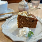 ラ　カピ - キャロットケーキ　高さもしっかりあります